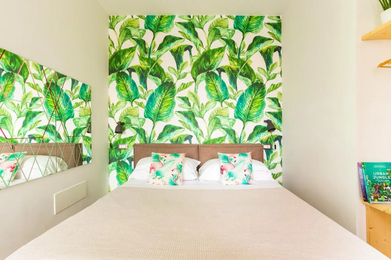 Duomo Views, Light, Jungle-Inspired Studio With Terrace Milan