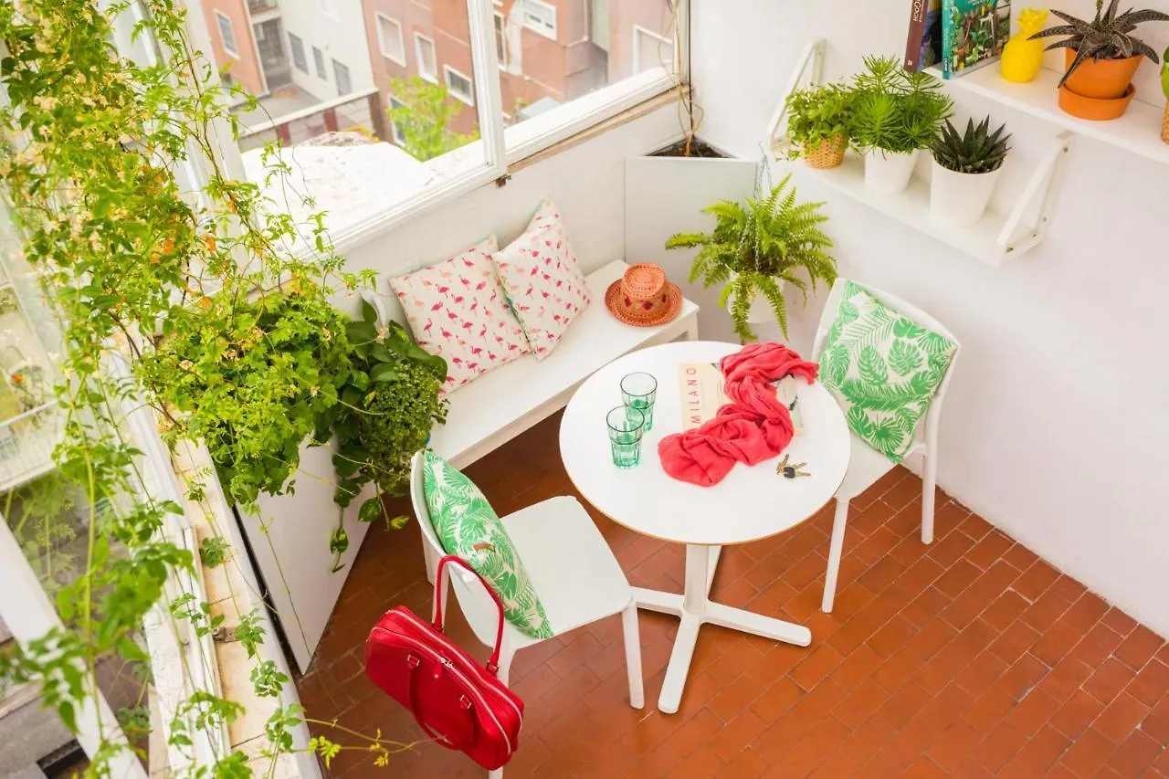 Apartment Duomo Views, Light, Jungle-Inspired Studio With Terrace Milan
